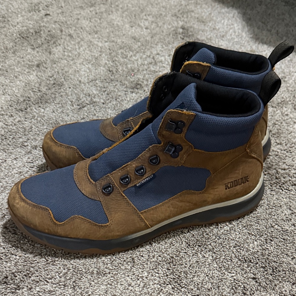 Kodiak Men's Navy and Brown Trail Waterproof Boots